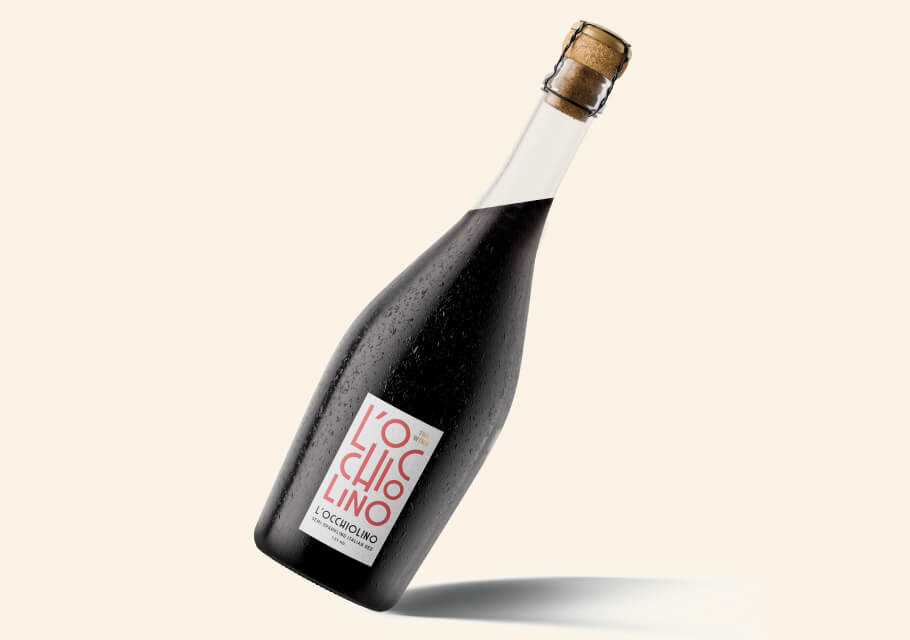 red wine with bubbles